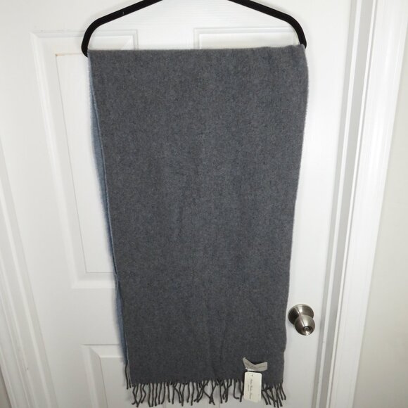 NWT Italian Woolen Treasures Gray 100% Wool Scarf 17"x81" Fringe Made in Italy - Picture 6 of 8